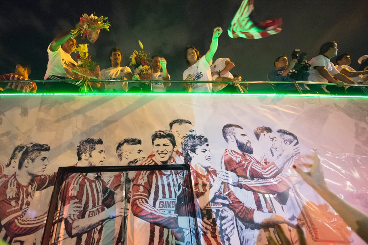 Chivas festejó con su afición la obtención de la Copa MX