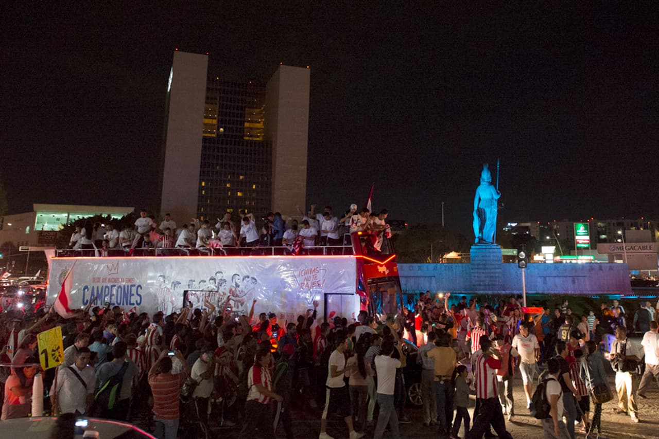 Chivas festejó con su afición la obtención de la Copa MX