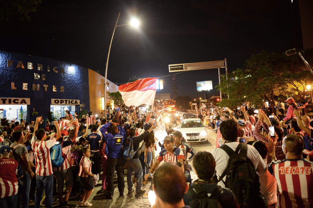 Chivas festejó con su afición la obtención de la Copa MX