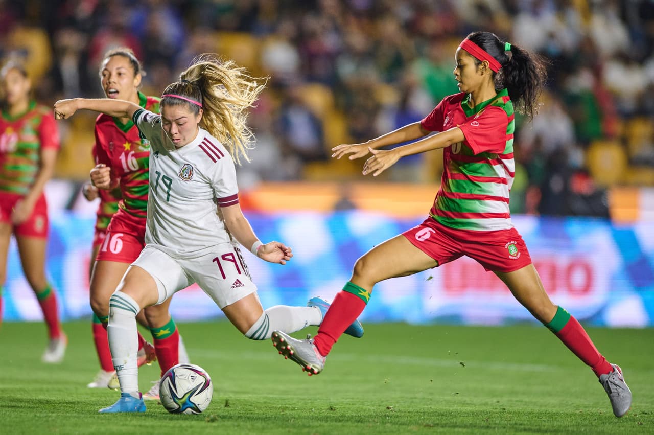 Arranca la jornada dos del premundial femenil y México arrolla 9-0 a la selección de Surinam.