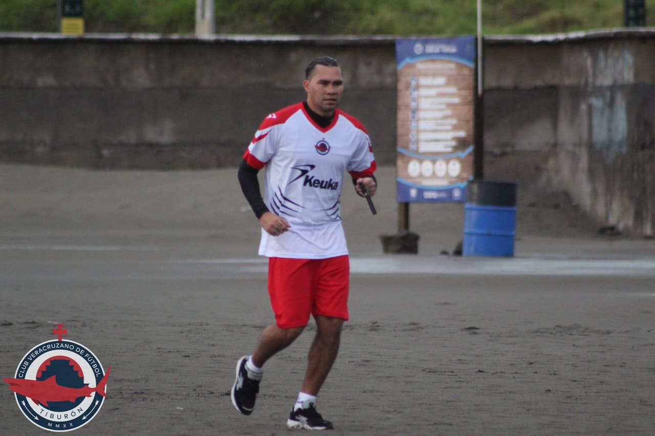 LBM atraviesa crisis y 'Gullit' Peña ya fue echado de su club