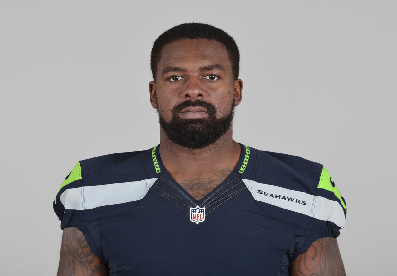Por problemas en el tope salarial, Tony McDaniel fue cortado por los Seahawks