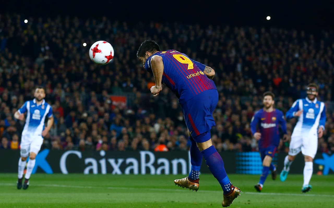 El equipo azulgrana dominó desde el inicio el encuentro y no tardó en empatar la eliminatoria, con un cabezazo de Suárez al minuto 8 del primer tiempo.
