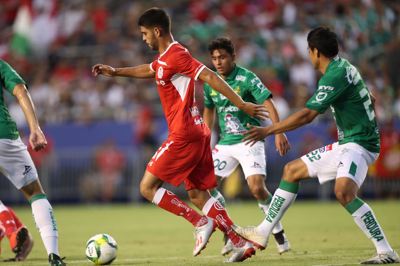 Los Esmeraldas del León se impusieron en la tanda de penaltis 4-3 a los Diablos Rojos del Toluca en partido amistoso, llevado a cabo en el Cotton Bowl, en Dallas, Texas. Este partido de preparación para ambos equipos, de cara al venidero Torneo de Apertura 2019 de la Liga MX, terminó 4-4 en su tiempo regular, aunque los choriceros tuvieron que remontar tres goles de déficit para forzar la definición desde los 11 pasos.