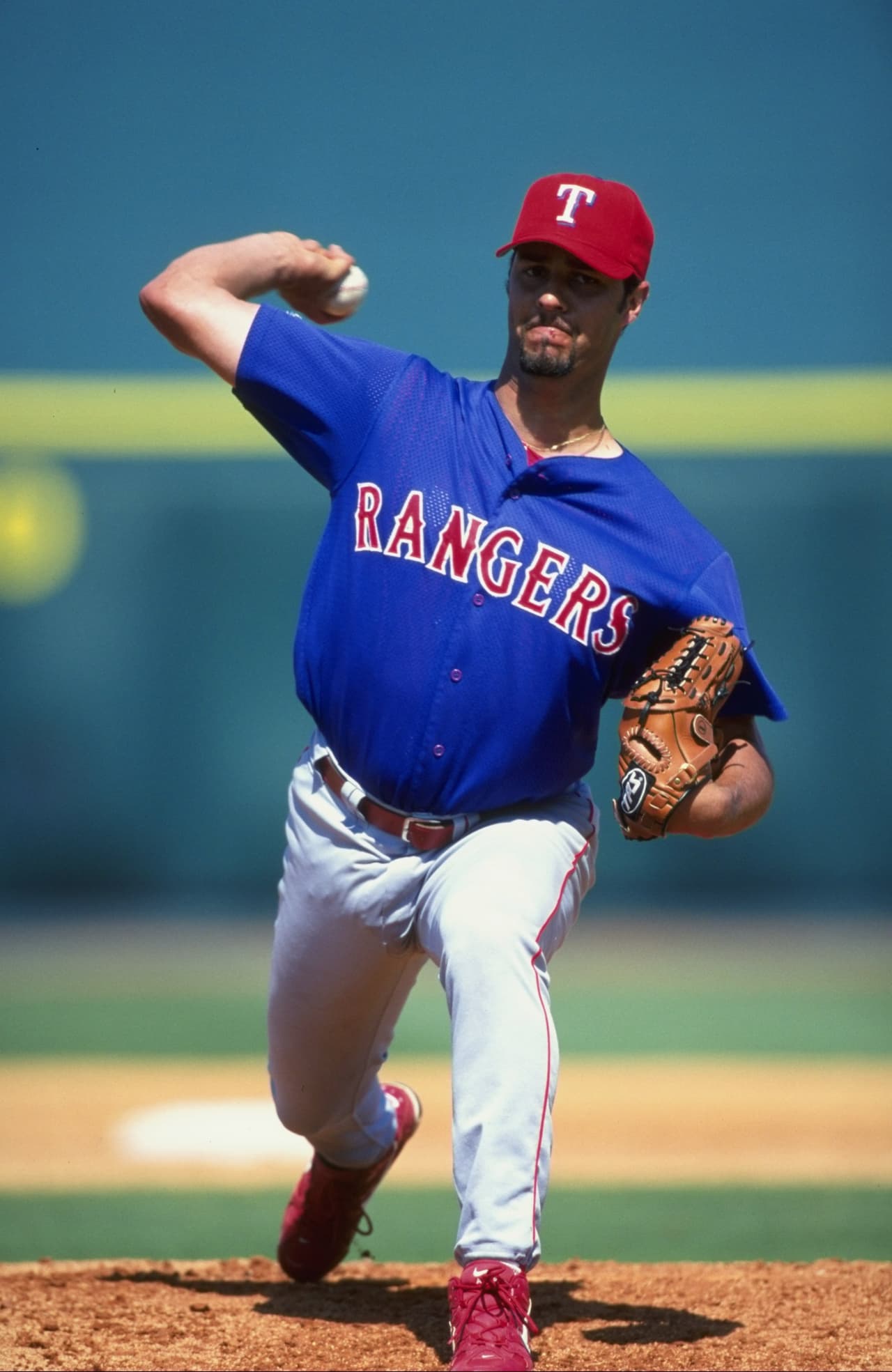 En 1998, Loaiza estuvo en los Texas Rangers. Ahí militó durante dos temporadas.