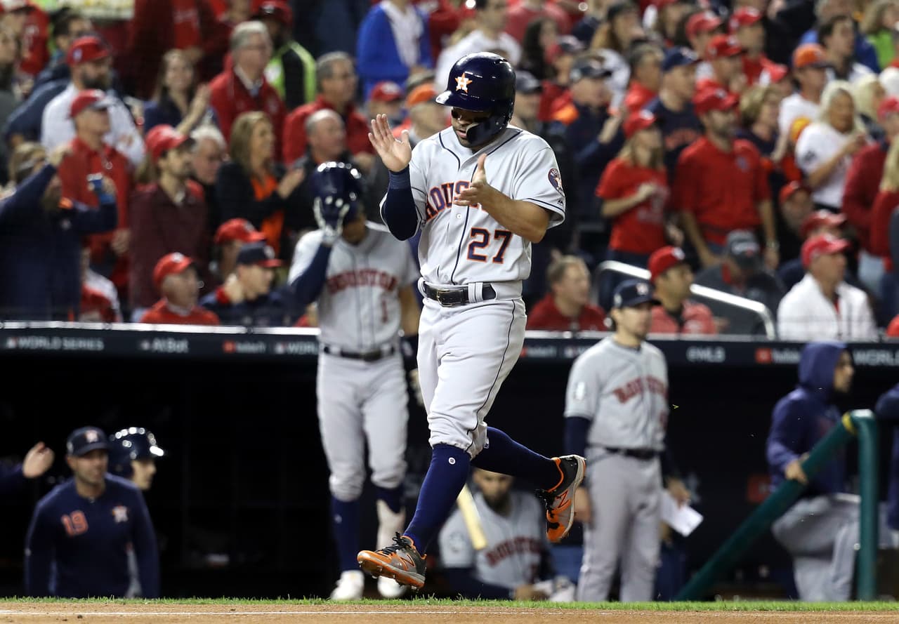 Los Houston Astros ganan el cuarto juego de la Serie Mundial y se empata 2-2 ante los Washington Nationals.