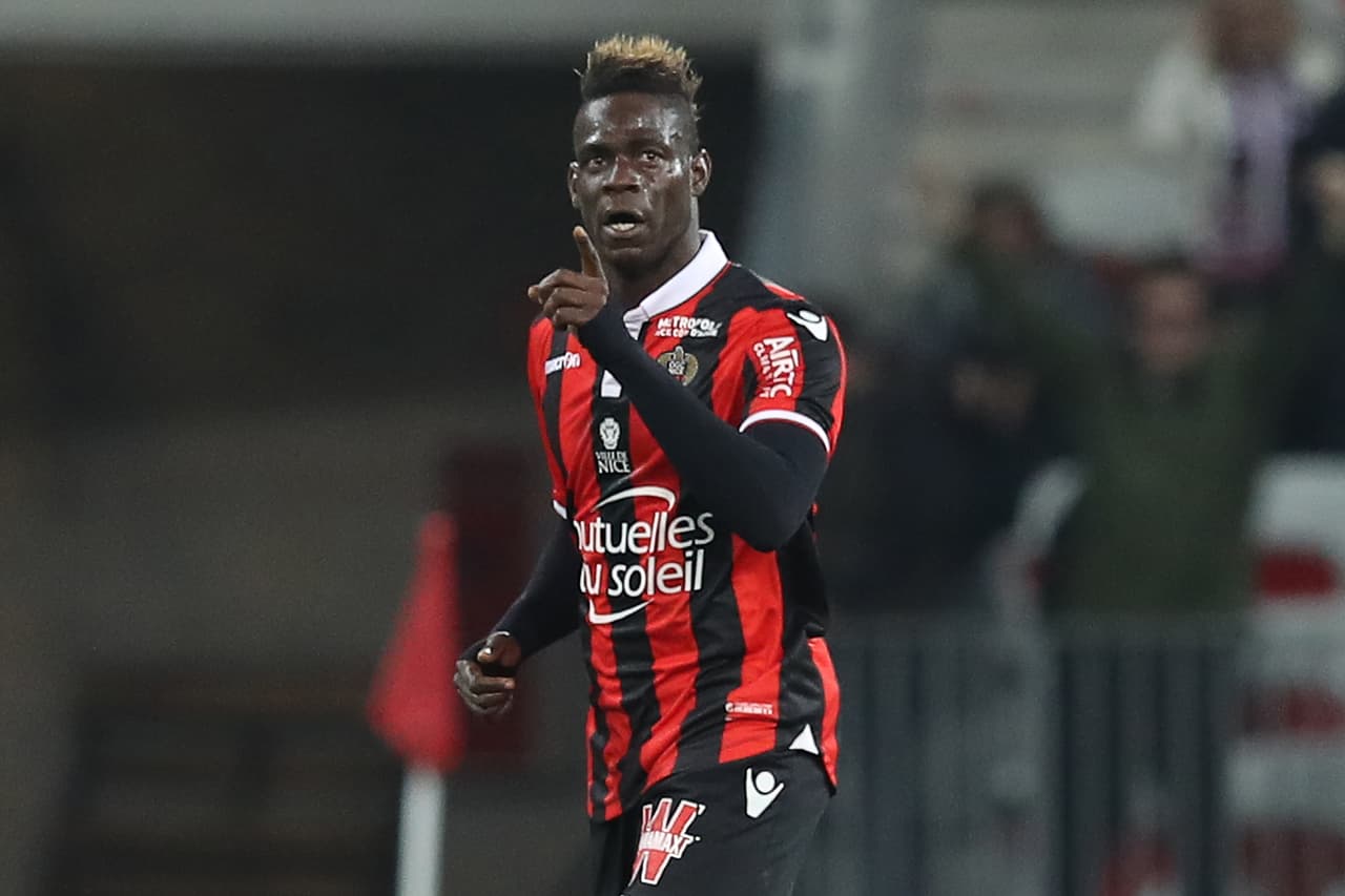 Mario Balotelli renueva con el Niza