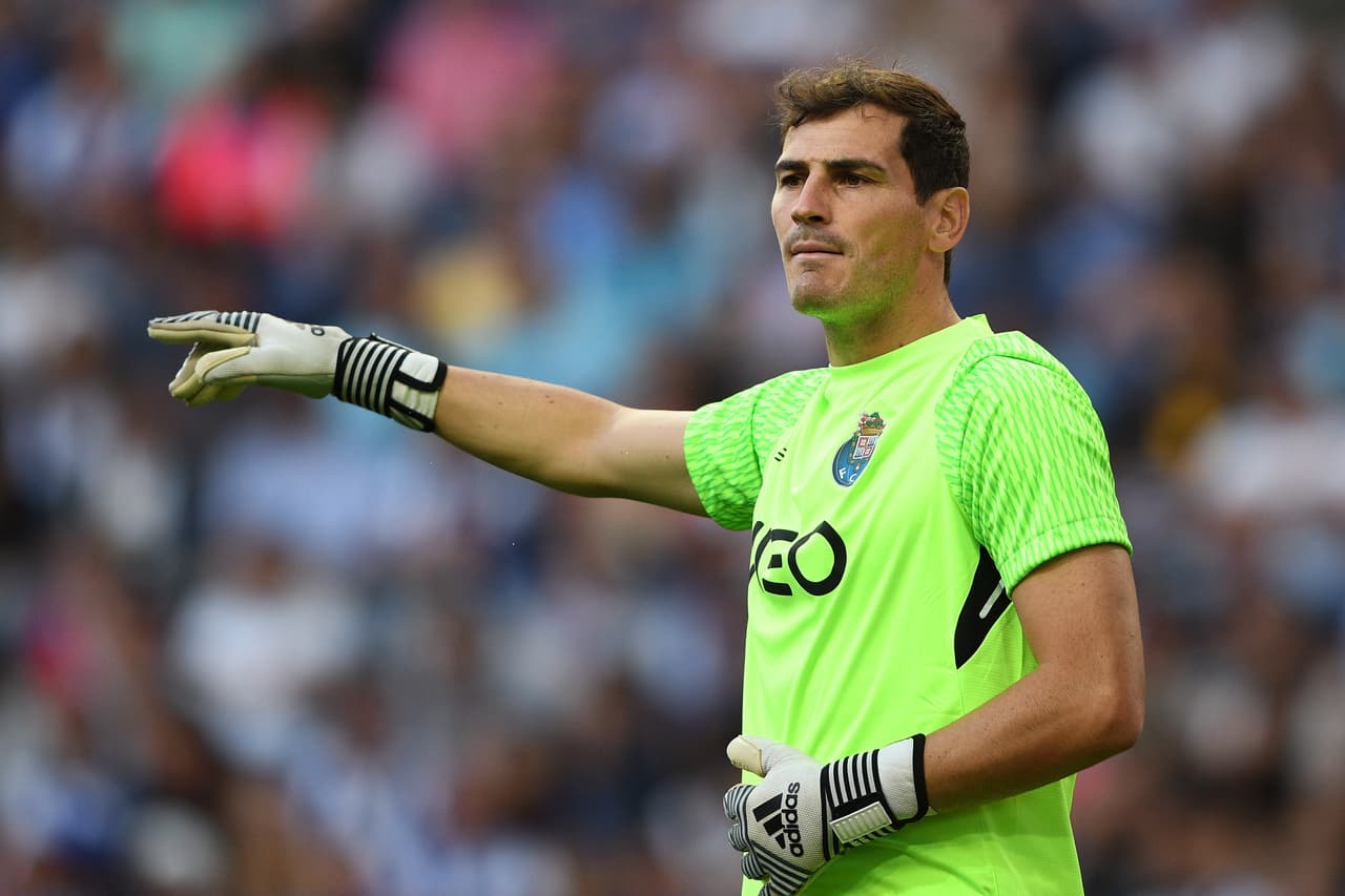 Más joven que Buffon, Casillas llegó a sus 36 años como un líder para Porto, en el que todavía no sabe si continuará su carrera.