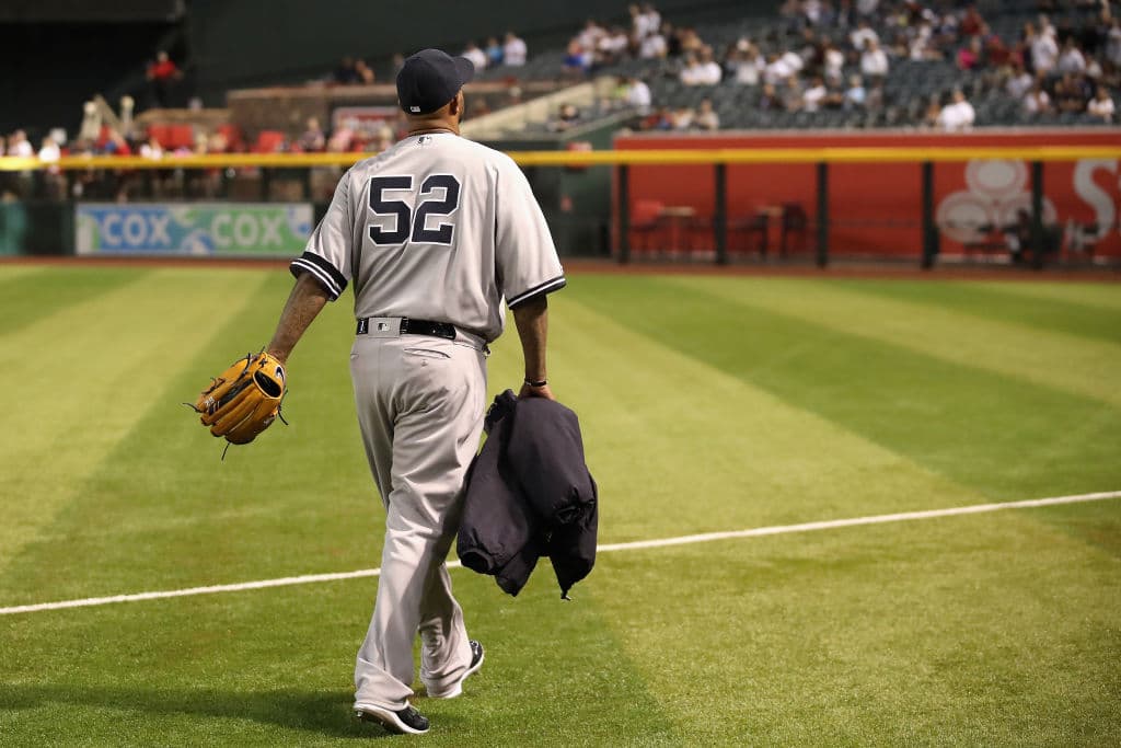 Este martes Sabathia se dirigía así al área de bullpen para calentar previo a su histórica cita con los Yankees en Chase Field.