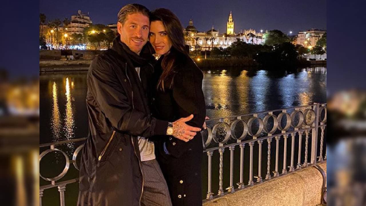 Según la publicación española FHM es de las mujeres más atractivas del mundo.