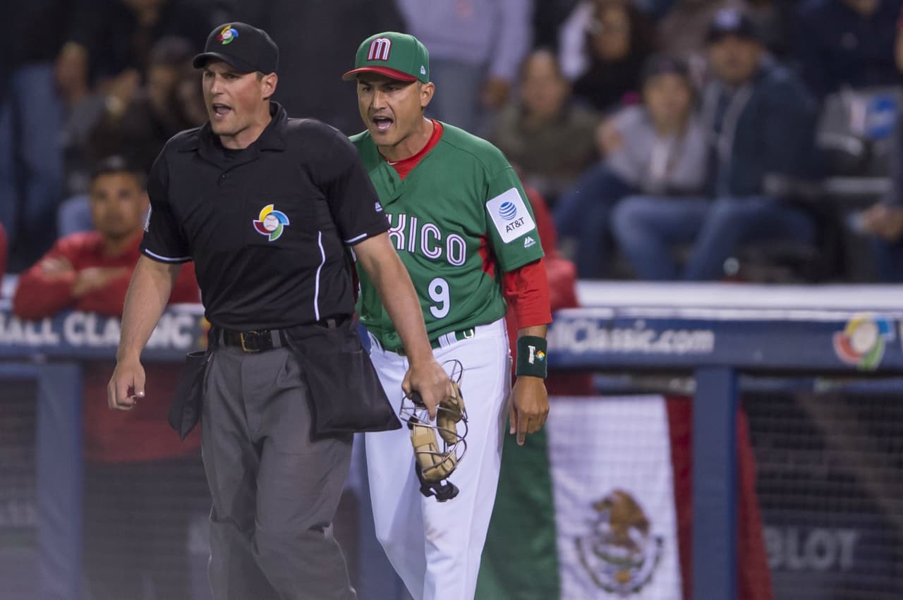 Con calculadora en mano y un reglamento confuso, Venezuela deja fuera a México del WBC