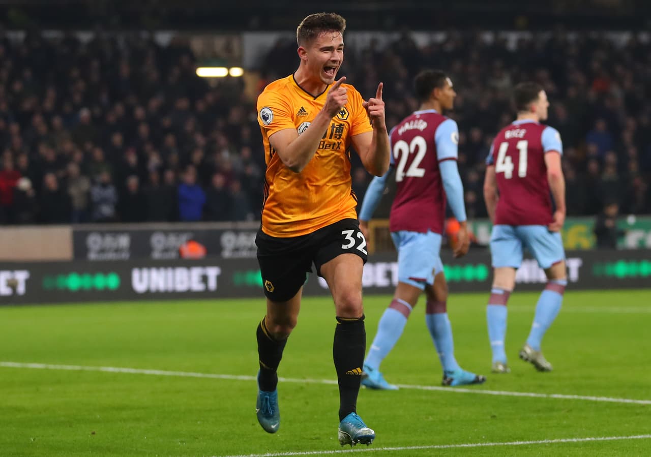Con esta victoria, Wolverhampton se impone a West Ham United 2-0 con goles de Dendocker y Crutone. El mexicano, Raúl Jiménez, jugó 83 minutos del encuentro y es así como los Wolves se quedan en la quinta posición de la Premier League.