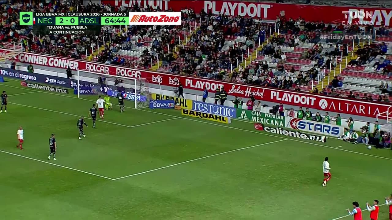 ¡TIRO ATAJADO! disparo por Raúl Martínez.