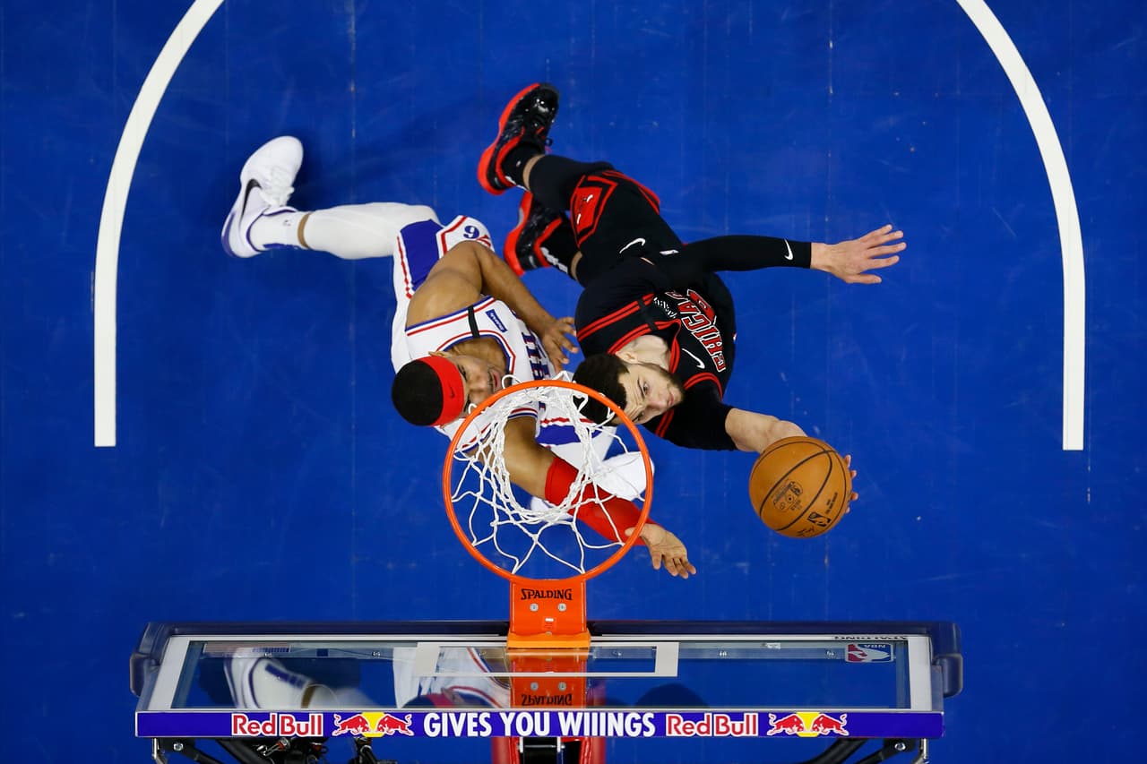 Philadelphia 76ers
<b>118-111</b> Chicago Bulls