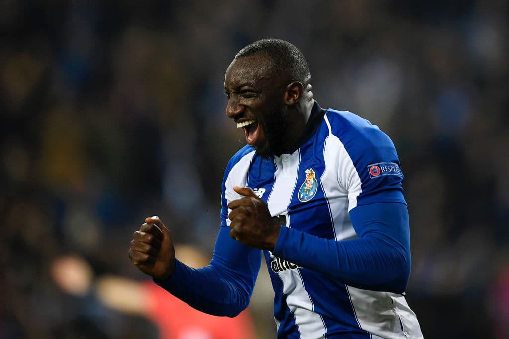 Y en el tiempo mde descuento, el maliense Moussa Marega puso el 3-1 para dejar el marcador en cifras definitivas y poner al Porto con 13 puntos y dejar al Schalke con ocho.