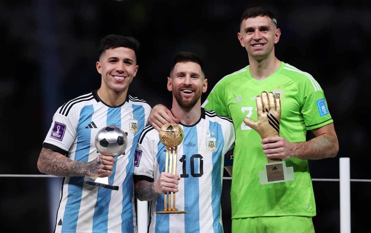La selección de Argentina recibe la copa del mundo
