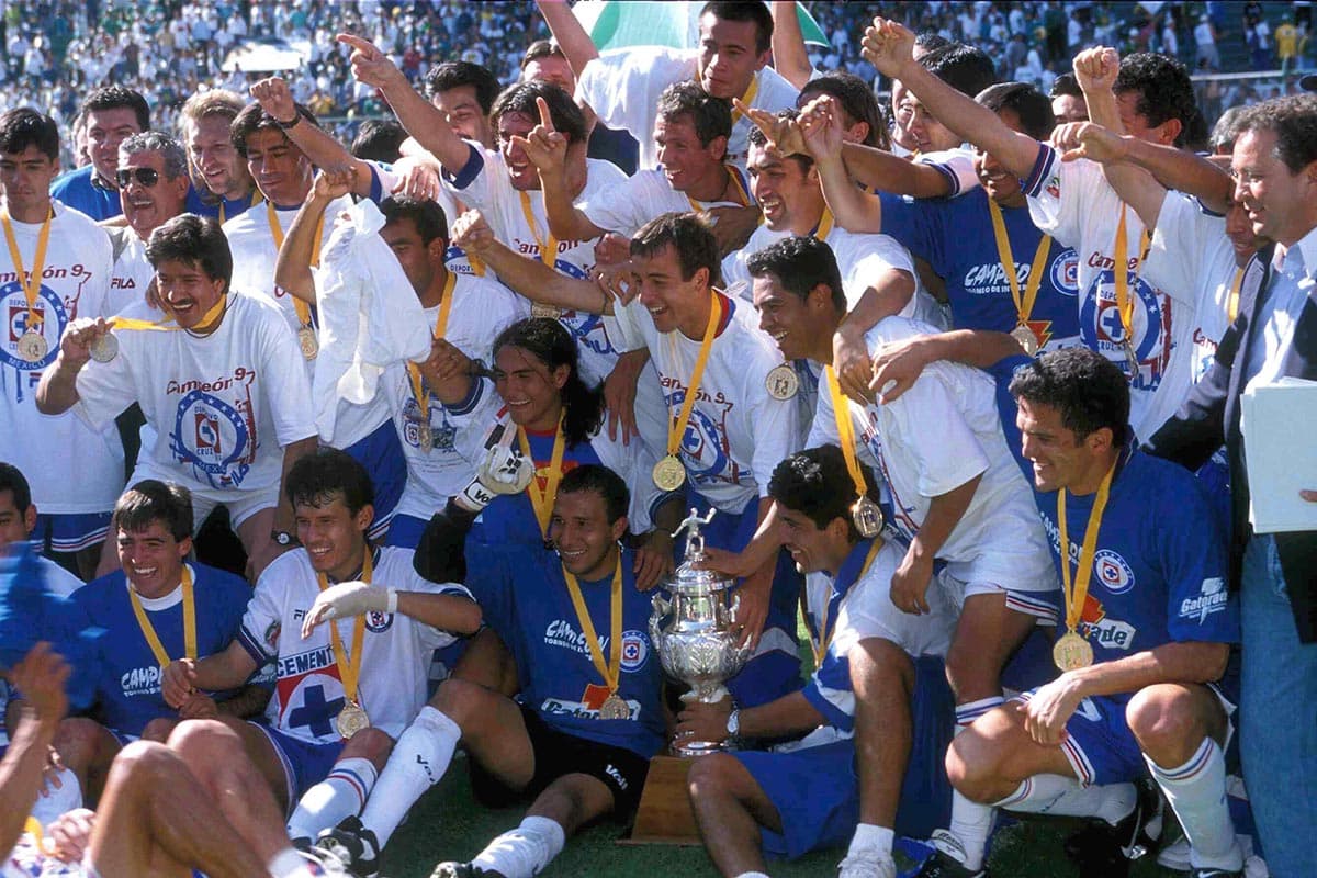 El 7 de diciembre de 1997 fue la última vez que Cruz Azul celebró un título de Liga en México, siendo una de las rachas más largas que se encuentran vigentes.