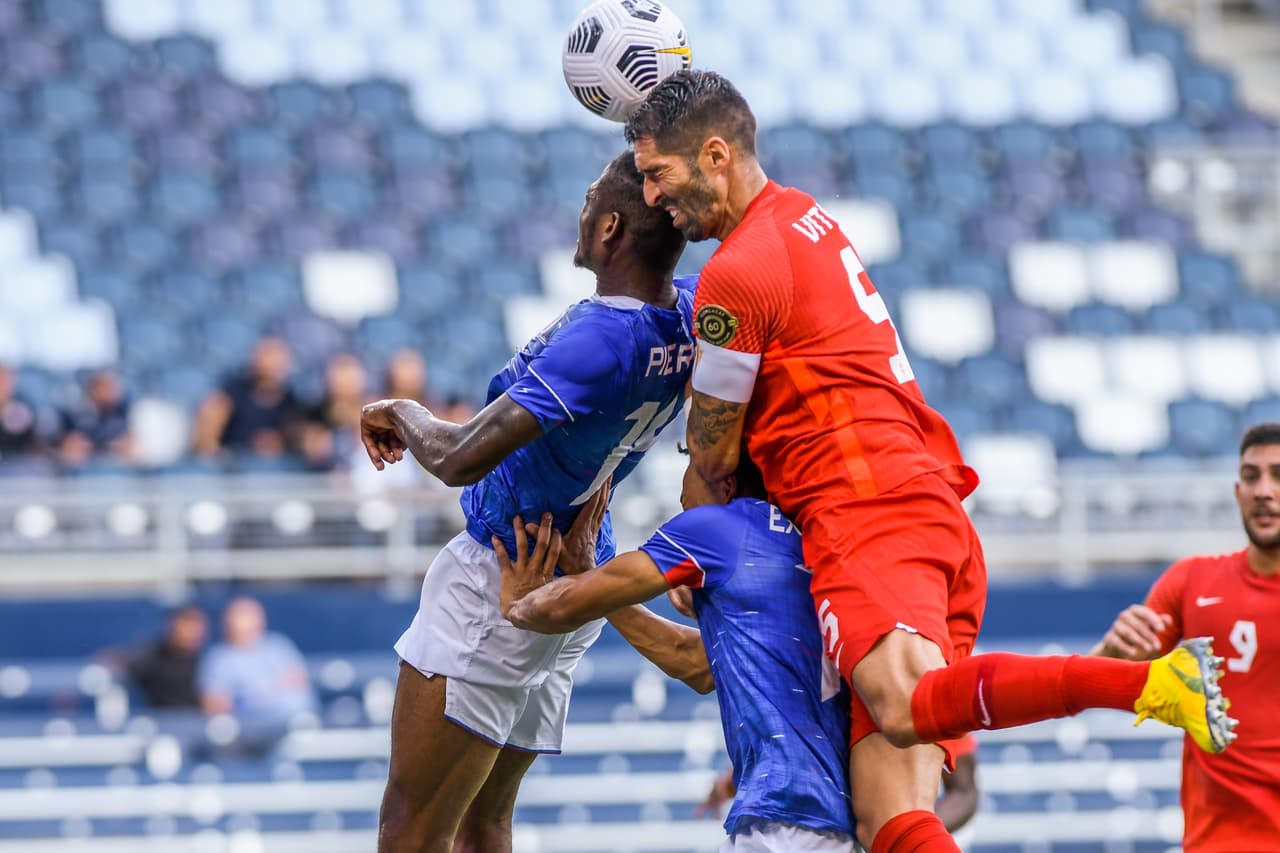El doblete de Cyle Larin y los goles de Stephen Eustáquio y Junior Holiett le dan la victoria a Canadá 1-4 sobre la selección de Haití en la jornada dos de la Copa Oro.