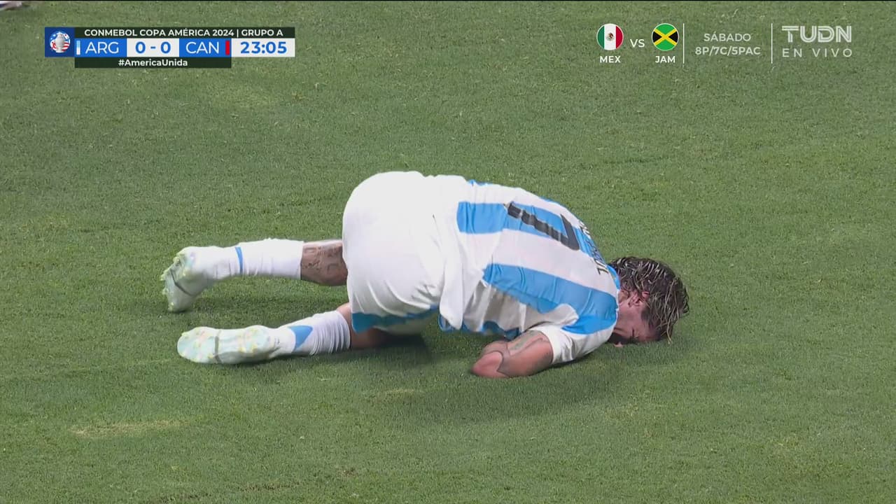 ¡Le sacaron el aire! De Paul detiene el trallazo de Davies