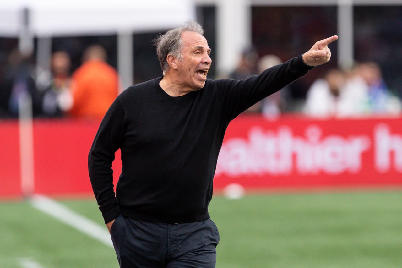 Bruce Arena, entrenador de New England Revolution.