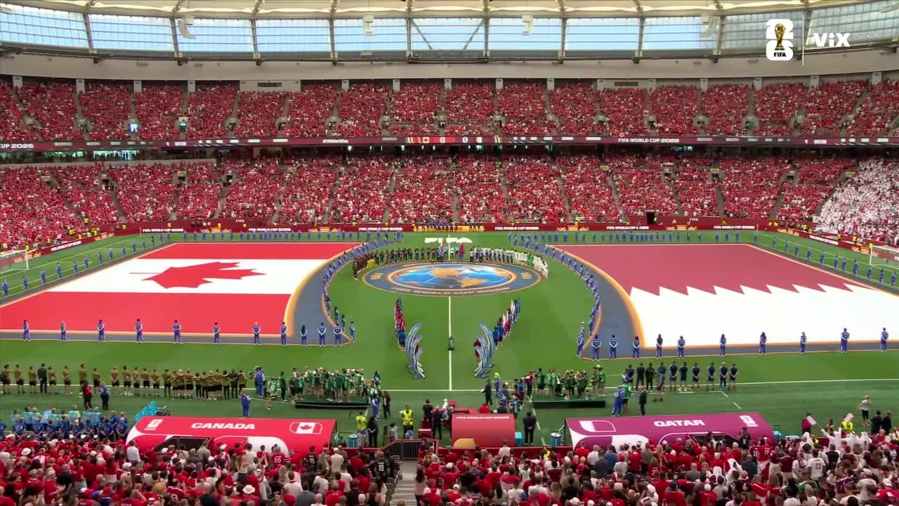 ¡Se entonan los himnos de Canadá y Catar! Estadio lleno en Vancouver