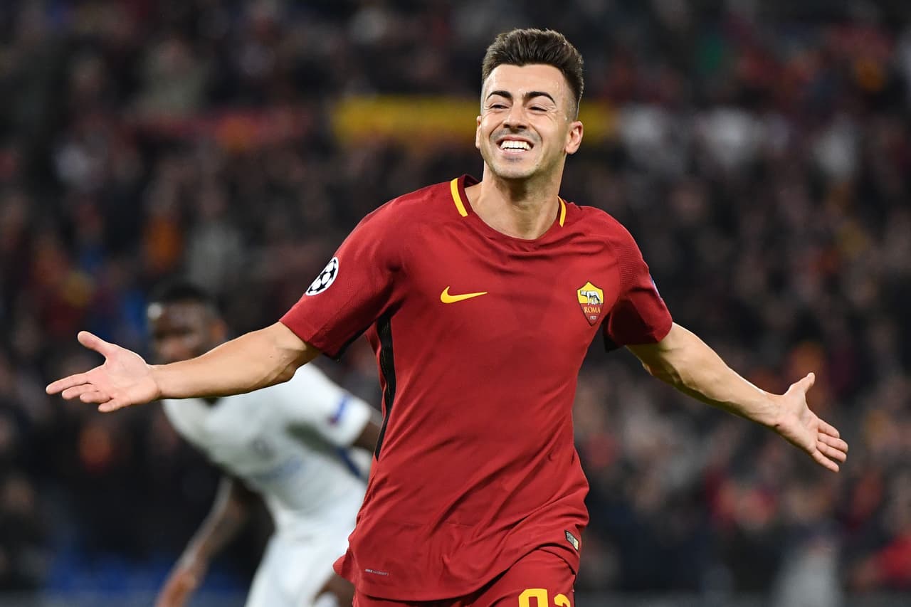 Roma's Italian striker Stephan El Shaarawy celebrates after scoring a second goal during the UEFA Champions League football match AS Roma vs Chelsea on October 31, 2017 at the Olympic Stadium in Rome. / AFP PHOTO / Alberto PIZZOLI (Photo credit should read ALBERTO PIZZOLI/AFP/Getty Images)