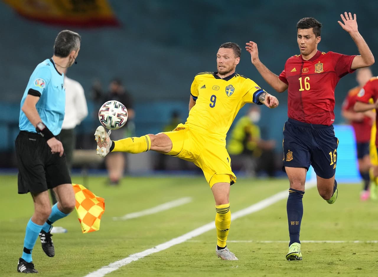 España y Suecia empatan durante su debut en la Euro 2020 con marcador de 0-0, en la Cartuja. El equipo local no logró definir ante los suecos y ambos equipos repartirán puntos dentro del Grupo E. Polonia es el próximo de los españoles, mientras que Eslovaquia se medirá ante Suecia el viernes.