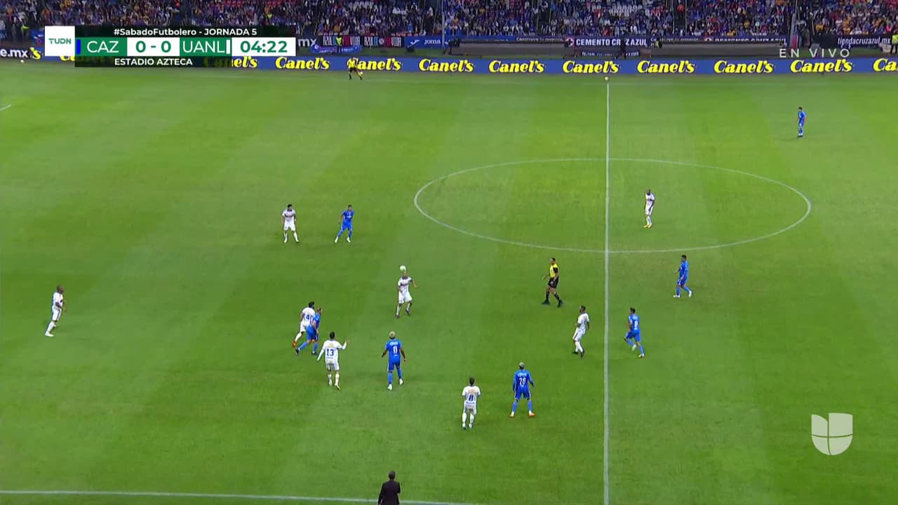 ¡TIRO ATAJADO! disparo por Luis Quiñones.