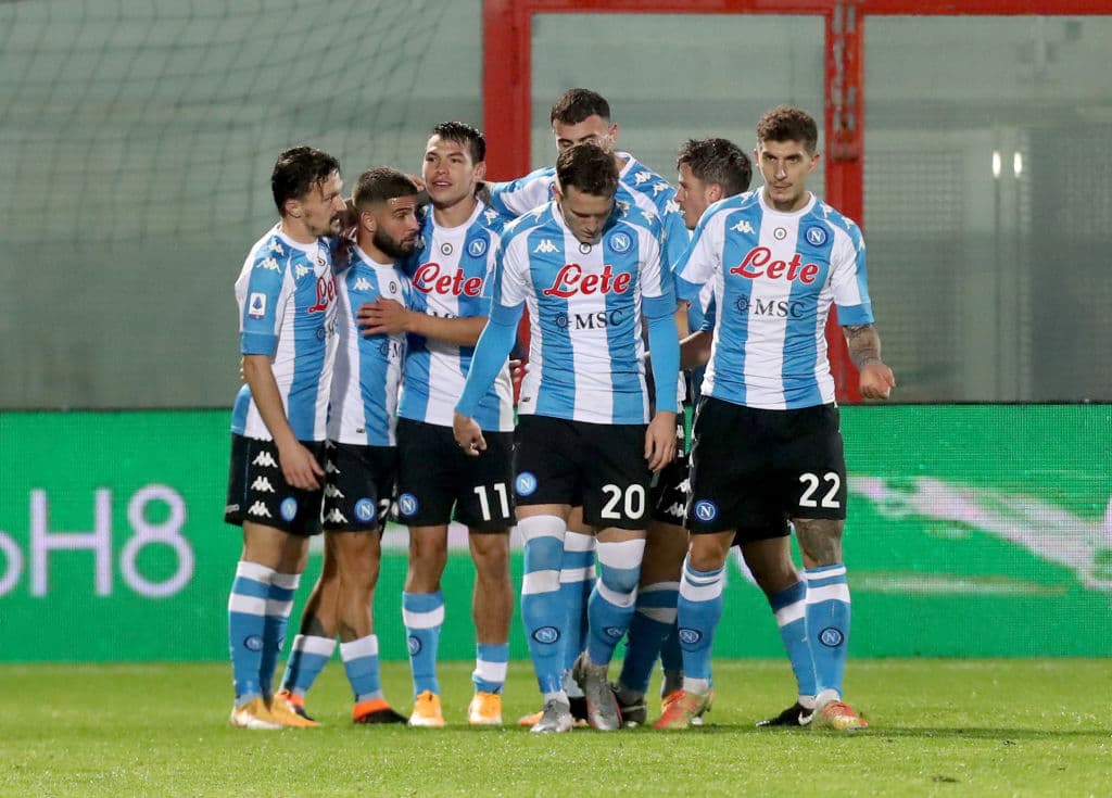 El Napoli golea al Crotone 4-0. El mexicano 'Chucky' Lozano aportó a la goleada con un tanto para su escuadra, los otros goles cayeron por parte de Lorenzo Insigne, Diego Demme y Andrea Petarga, durante la sexta Jornada de la Serie A.