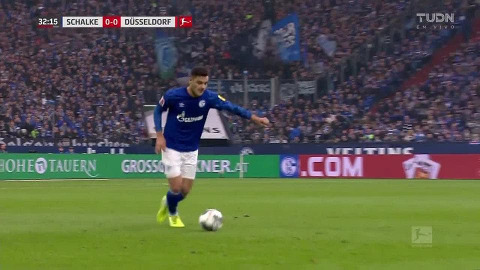 ¡GOOOL! Daniel Caligiuri anota para FC Schalke 04