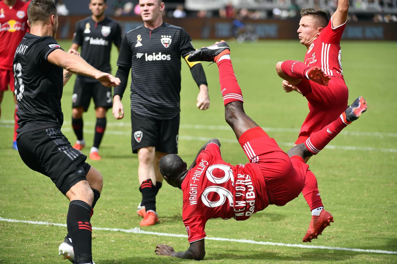 Tripleta de Bradley Wright-Phillips eclipsa la fantasía de Luciano Acosta y Wayne Rooney