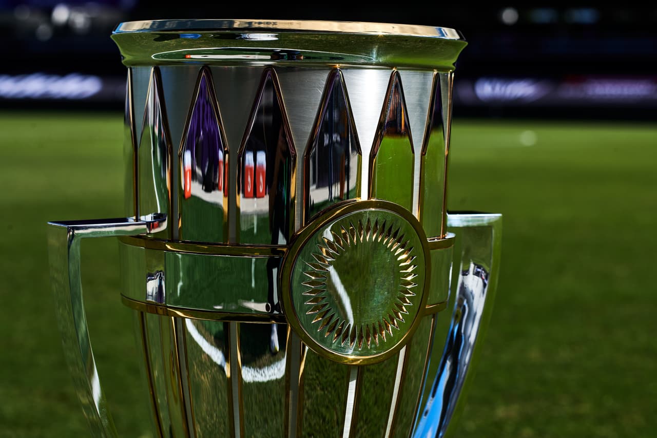 Todo listo para la Final de la Concachampions entre Tigres y LAFC | Así luce el espectacular trofeo de la Concacaf Champions League 2020.