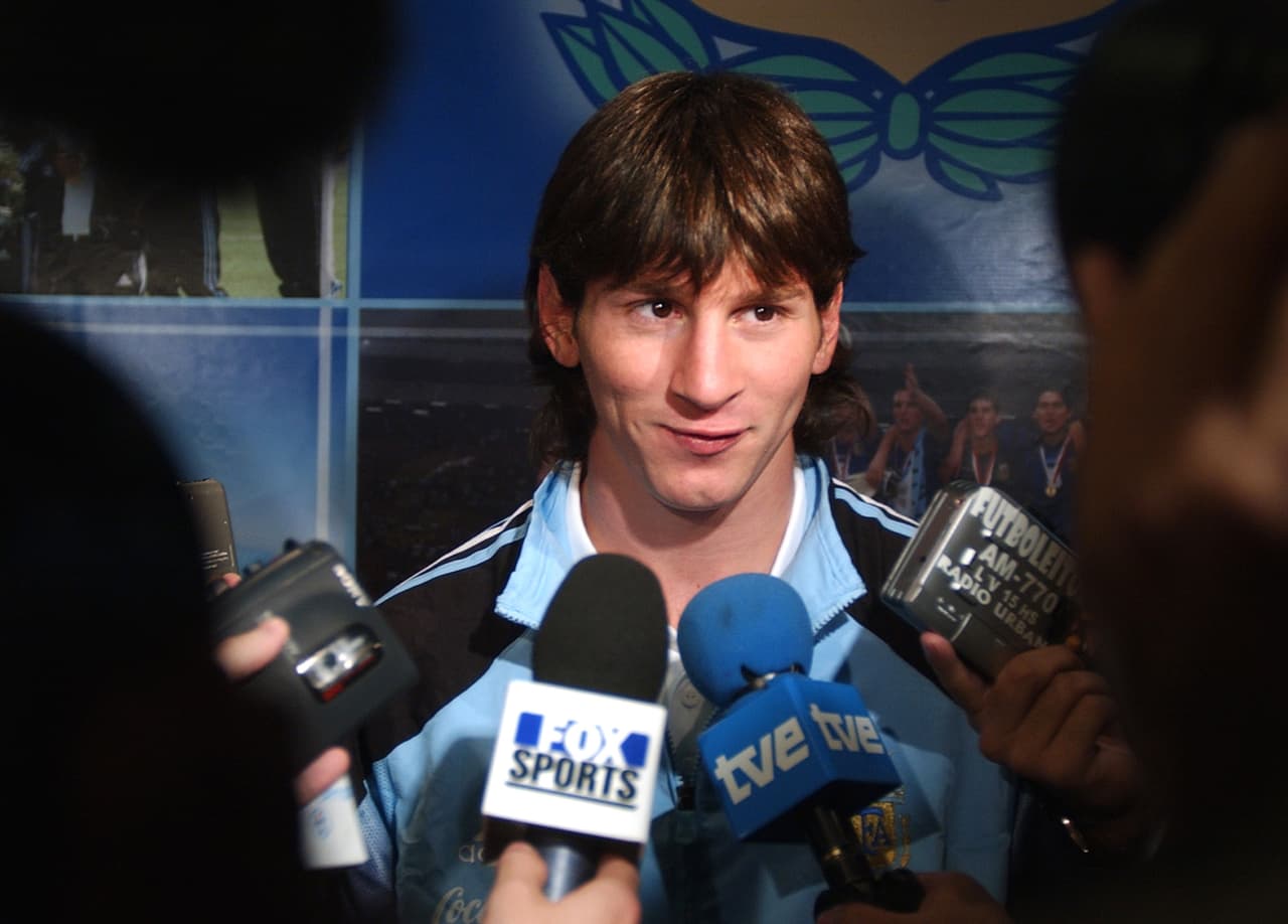 Con la selección de Argentina ha anotado un total de 68 goles, ha hecho 41 asistencias y sólo ha obtenido un título.