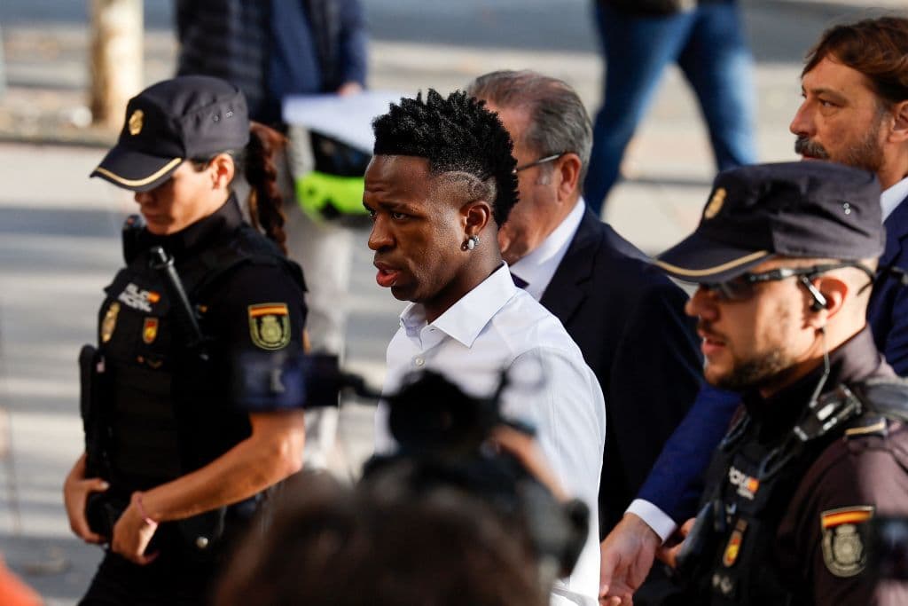 Vinicius Jr declara por insultos racistas en un juzgado de Valencia y Sevilla