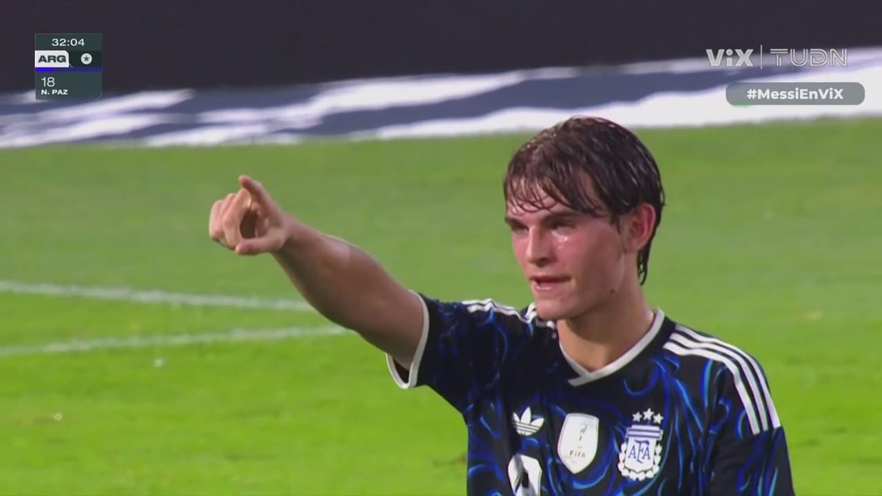 ¡Tremendo Nico Paz! Pedazo de gol en el tiro libre para el 2-0 de Argentina
