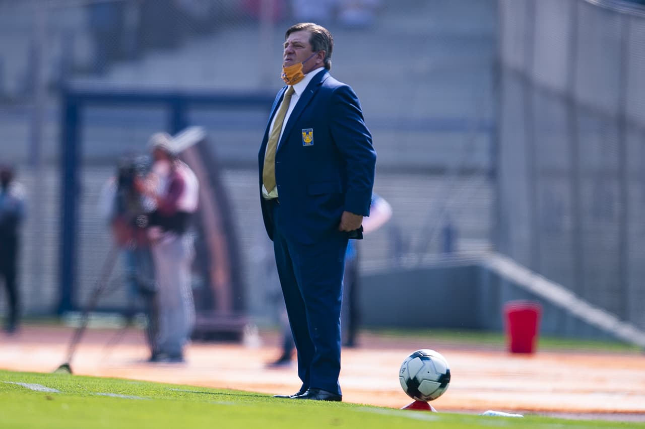 Miguel Herrera defiende a Córdova de críticas en el Pumas vs Tigres