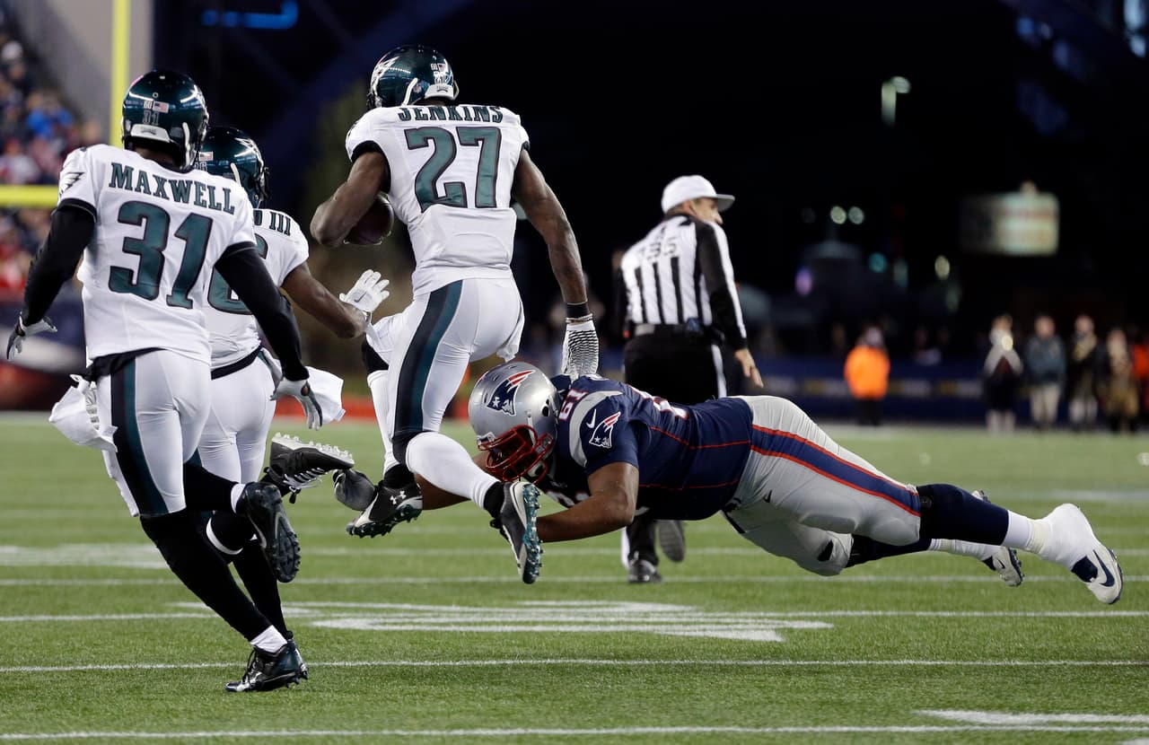 Los Philadelphia Eagles vencieron 35 - 28 a los New England Patriots que sufren su segunda derrota consecutiva.