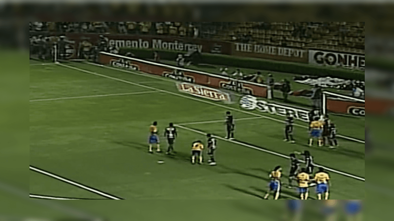 <b>Dupla letal </b>
<br>Lucas Lobos ganó un tiro de esquina al minuto 2, mandó un centro al corazón del área