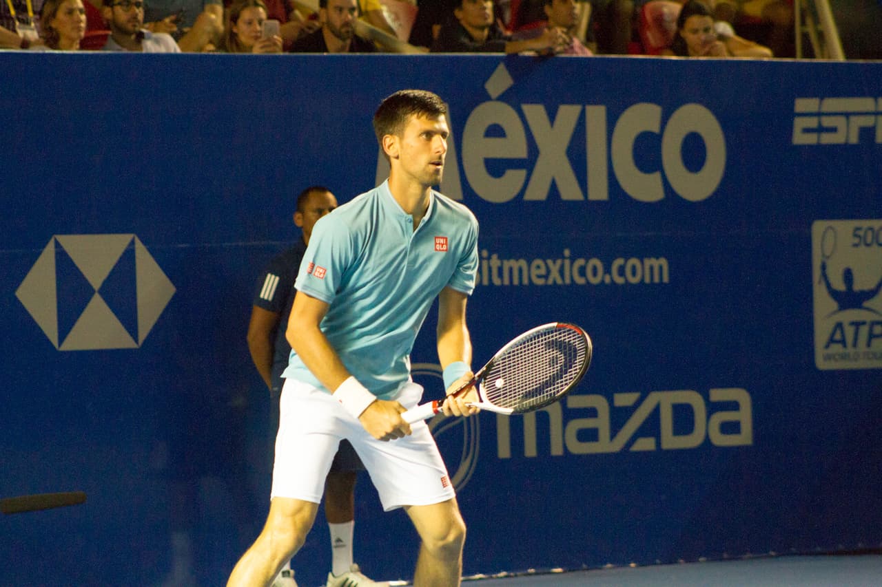 Nick Kyrgios eliminó al favorito del Abierto Mexicano, el serbio Novak Djokovic, número dos en la siembra de la ATP. El australiano dio una demostración de potencia y precisión con su saque que se tradujo en 25 aces para acceder a las Semifinales.