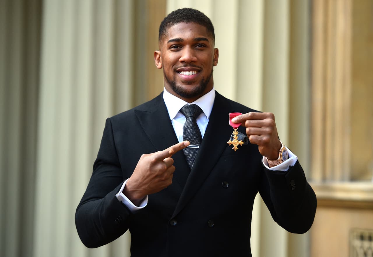 El boxeador inglés Anthony Joshua entró en este grupo en el puesto 89.