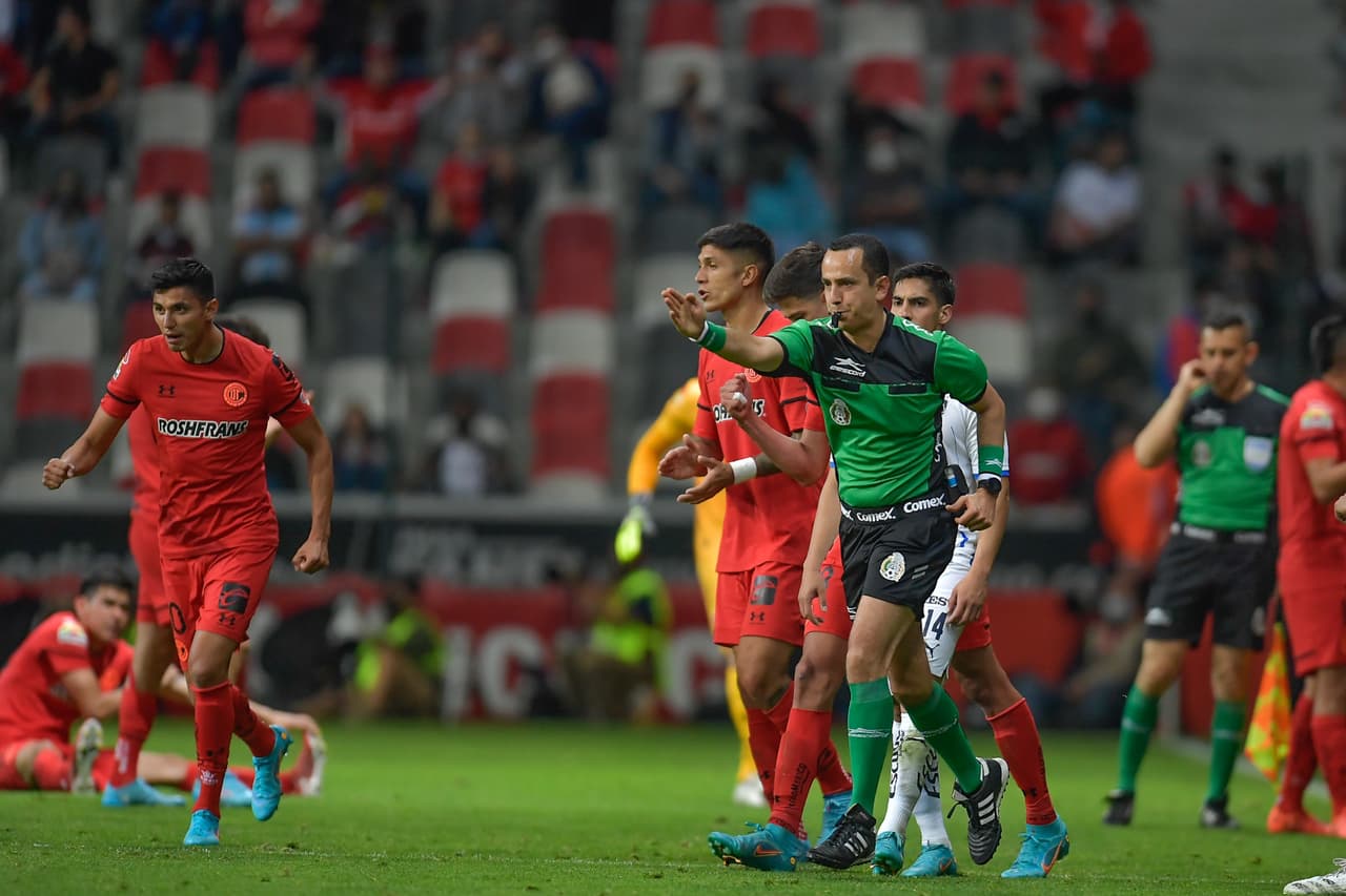 Toluca vino dos veces de atrás para rescatar el empate ante Rayados gracias a un doblete de Leo Fernández; Maxi Meza y Joel Campbell le habían dado la ventaja a los visitantes.