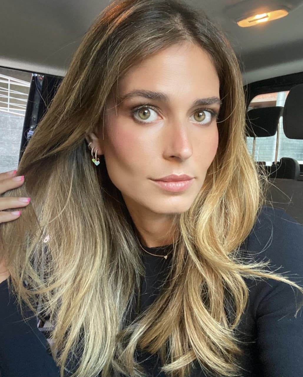 La modelo israelí se rob´ó el corazón de Sergi Roberto desde 2013, la pareja continúa junta y en 2018 contuvieron matrimonio.