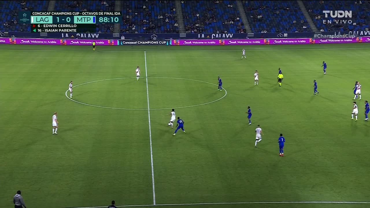 ¡GOL!  anota para LA Galaxy. Gabriel Pec