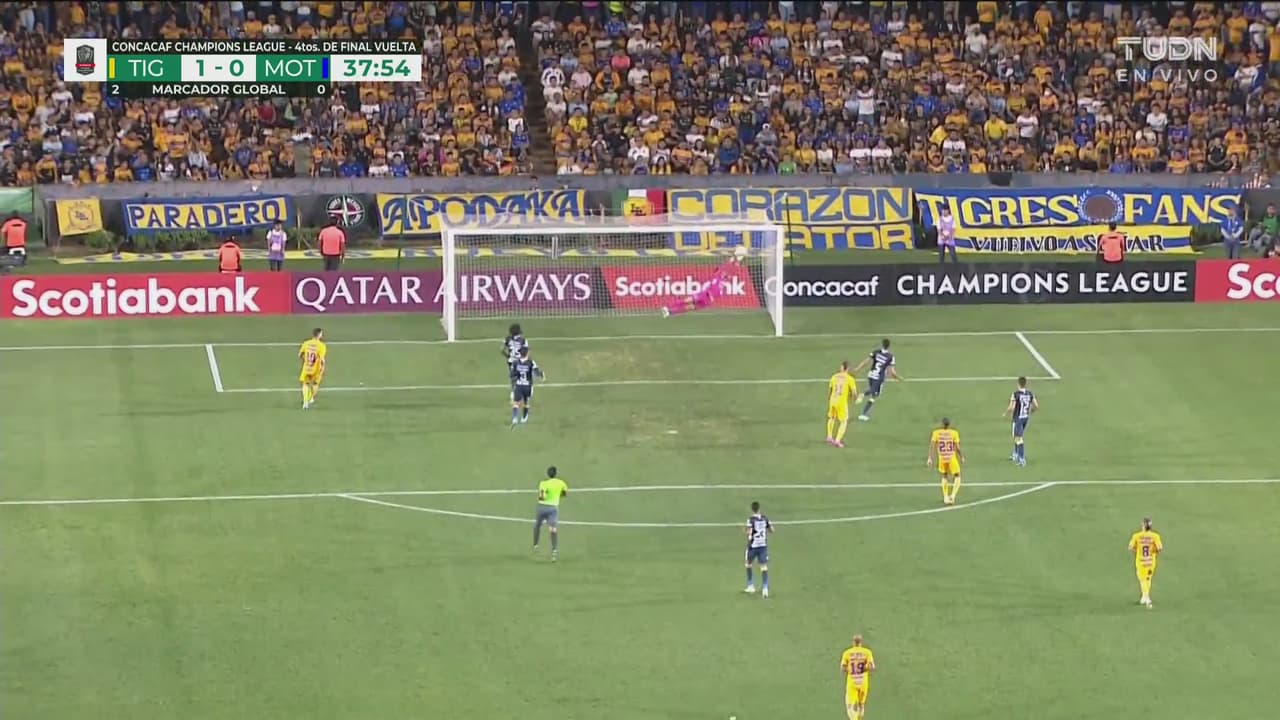 ¡Le niega el gol! Rougier vuela y saca el cabezazo del Diente