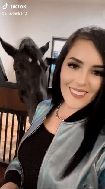 Su primogénita es producto de su relación con Karen Beltrán.