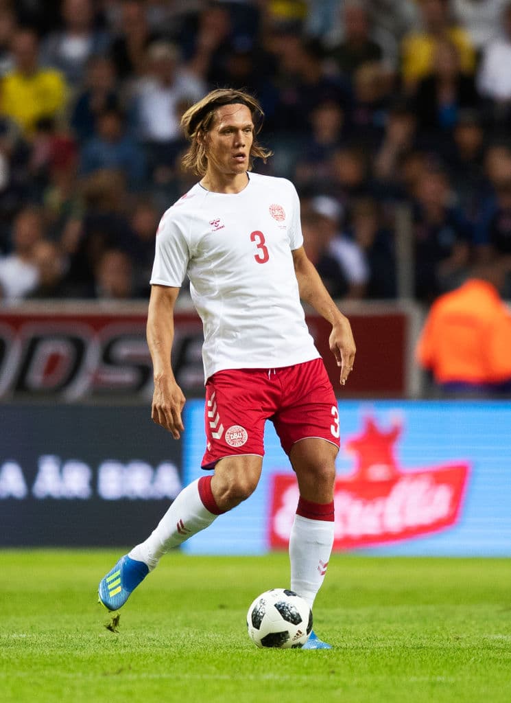 A sus 26 años y proveniente del Borussia Monchengladbach de Alemania, fue suplente con Dinamarca en el Mundial y su temporada en Bundesliga tampoco fue sobresaliente.