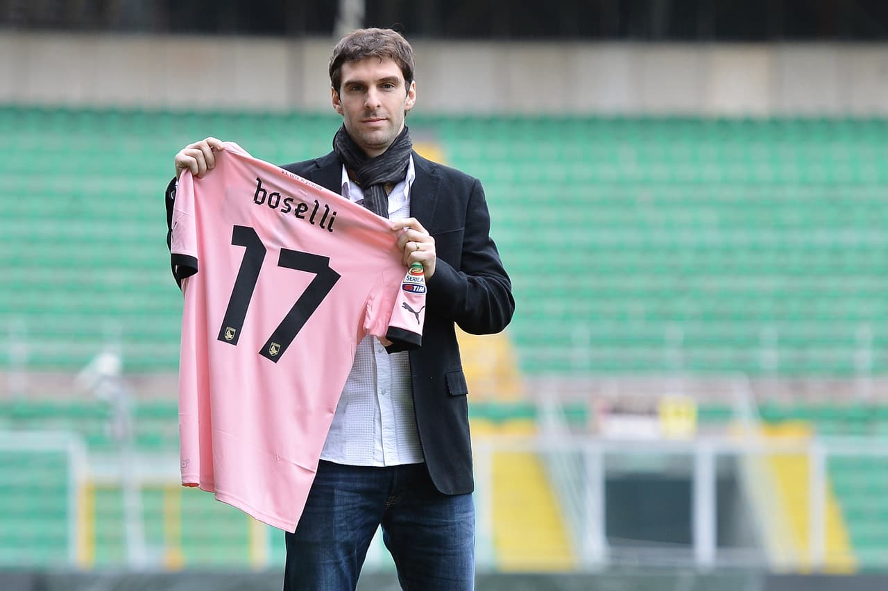 Lo intentó por última vez en el Palermo, pero las cosas fueron a peor y en ocho partidos no consiguió anotaciones.