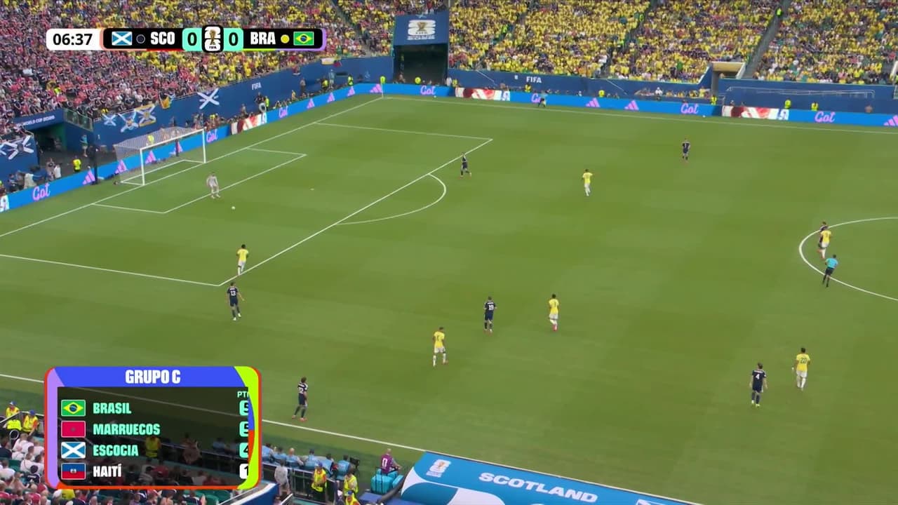 ¡GOL!  anota para Brasil. Vinícius Júnior