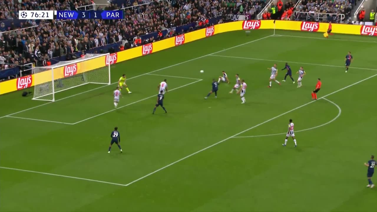 ¡TIRO ATAJADO! disparo por Ousmane Dembélé.