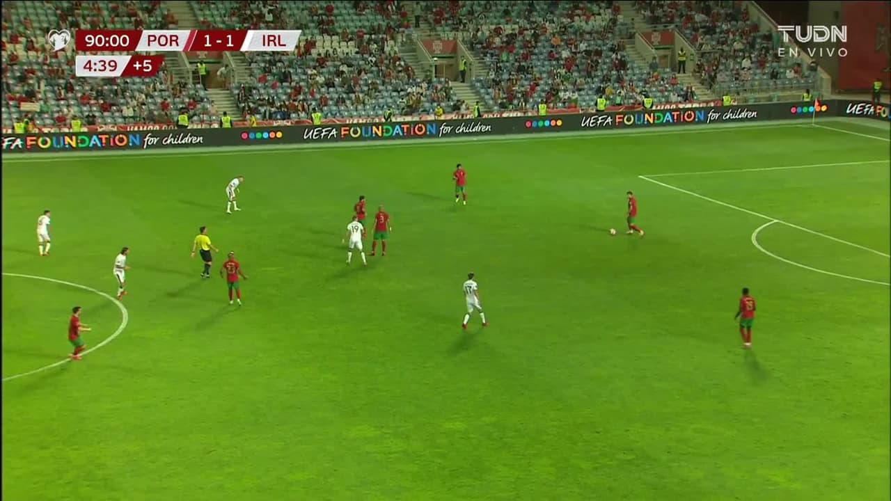 ¡TIRO ATAJADO! disparo por João Mário Naval Costa Eduardo.